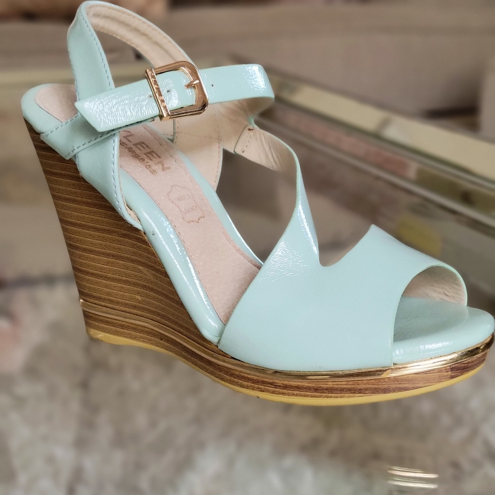 Kathleen by Los Angeles Turquoise Wedges
